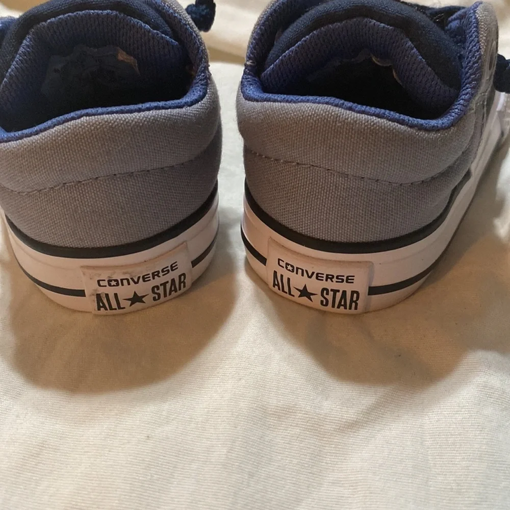 EUC size 2 toddler converse all stars low top grey blue